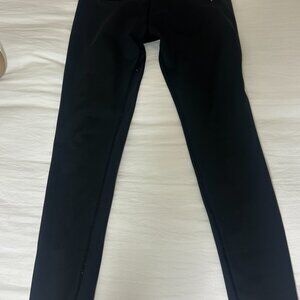 Gymshark Black Leggings Sleek Moisture-Wicking Design